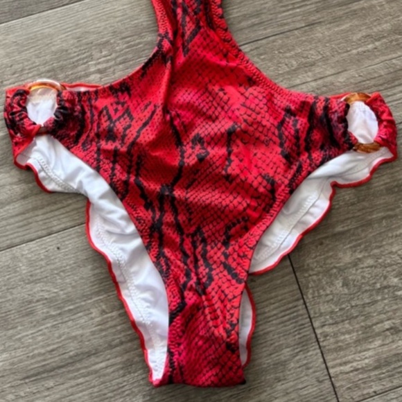 WEINICOCO red snake scrunchy butt swimming one piece ♥️ - Picture 4 of 6